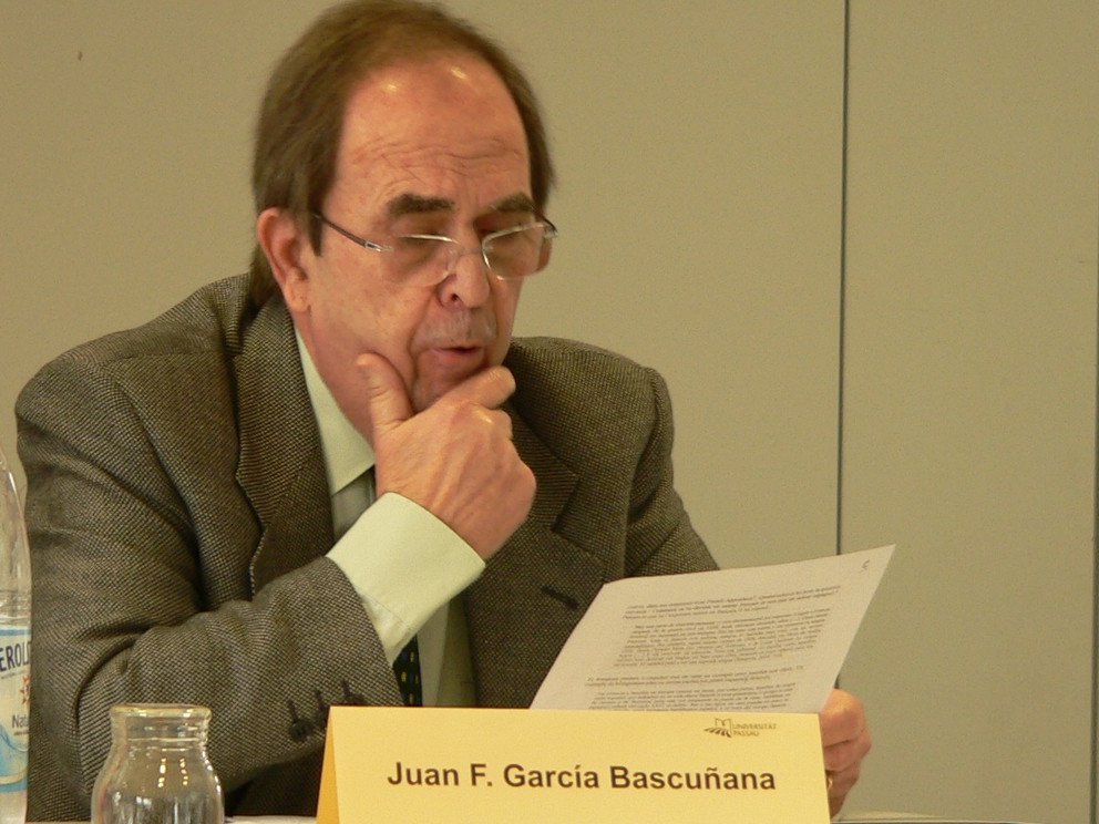 Juan F. Garc&iacute;a Bascu&ntilde;ana
