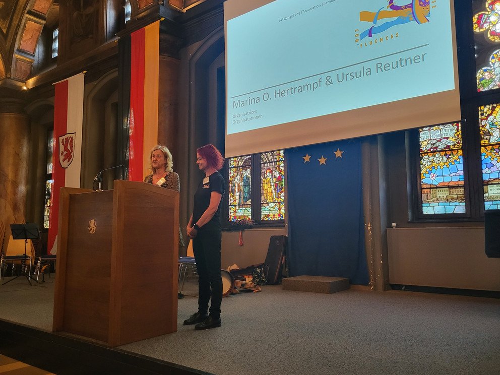 Das Bild zeigt die Organisatorinnen Marina Hertrampf und Ursula Reutner.