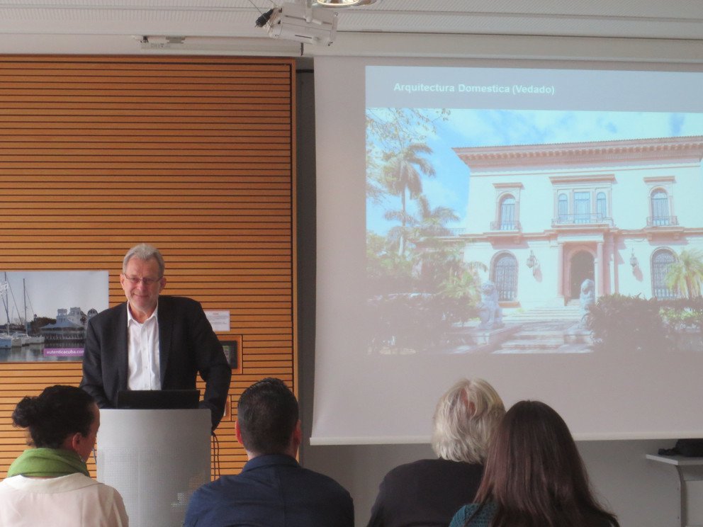 Herr Prof. Dr. Burkhard Freitag berichtet von seinem Forschungssemester.