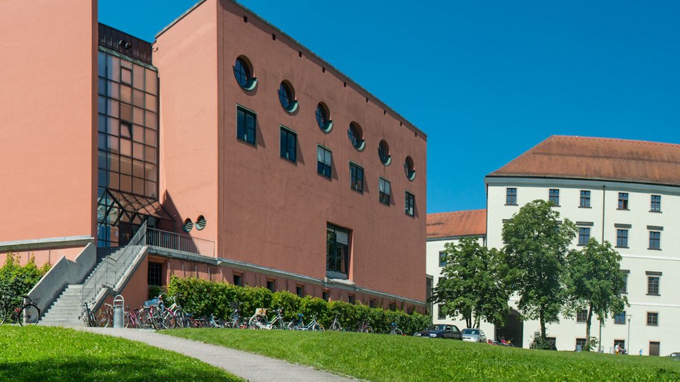 Blick auf Philosophicum und Nikolakloster