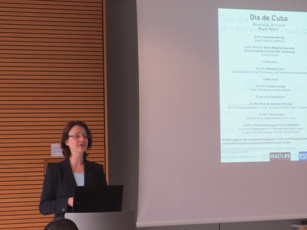 Er&ouml;ffnung des D&iacute;a de Cuba durch Frau Prof. Dr. Susanne Hartwig