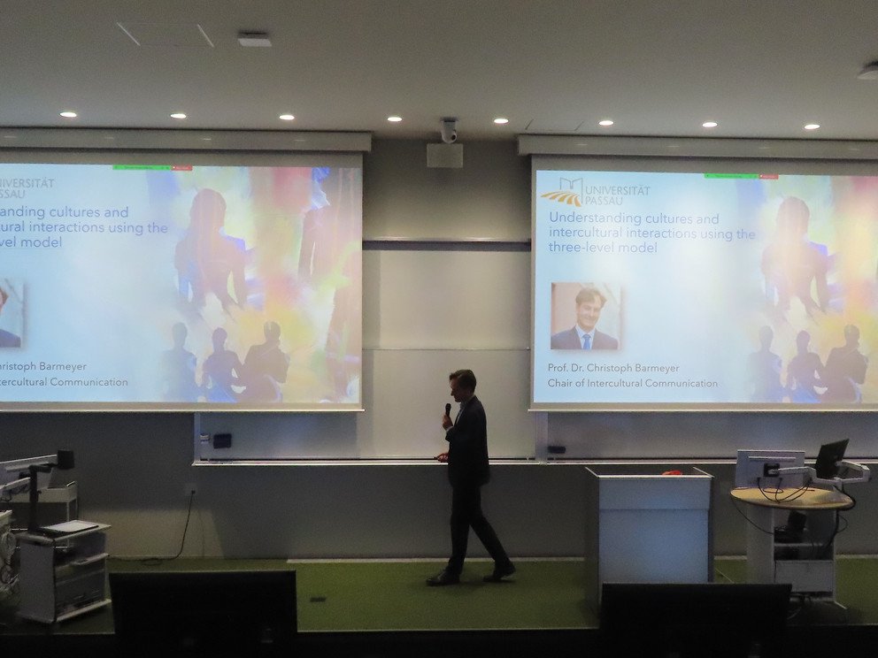 [Translate to Englisch:] Vorlesung Prof. Barmeyer in Ritsumeikan