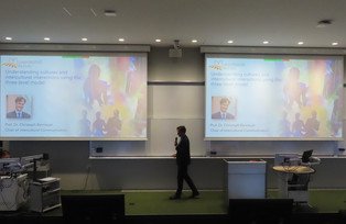 [Translate to Englisch:] Vorlesung Prof. Barmeyer in Ritsumeikan