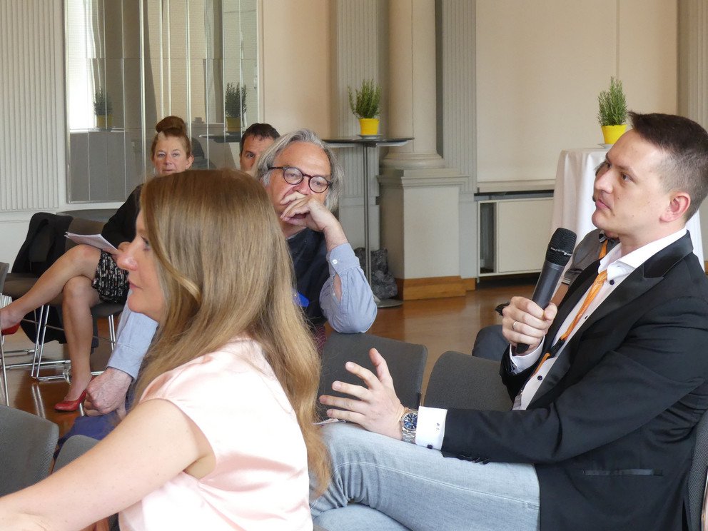 DIE KONFERENZ