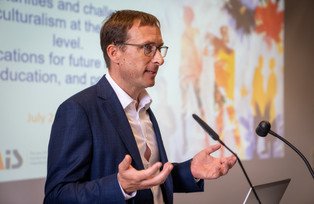 University of Passau Vice-President for Research Prof. Dr. Jan Schumann during his greeting