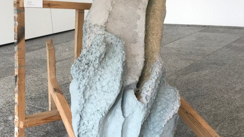 Ausstellungsst&uuml;ck Figuration und Abstraktion: Steinelement
