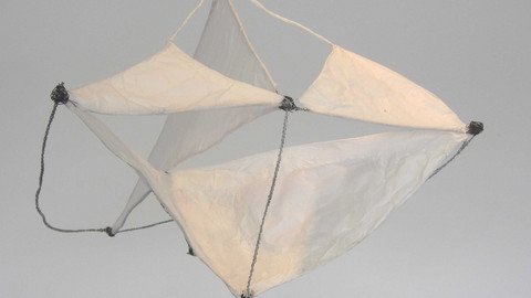 Flugk&ouml;rper aus Draht und Papier