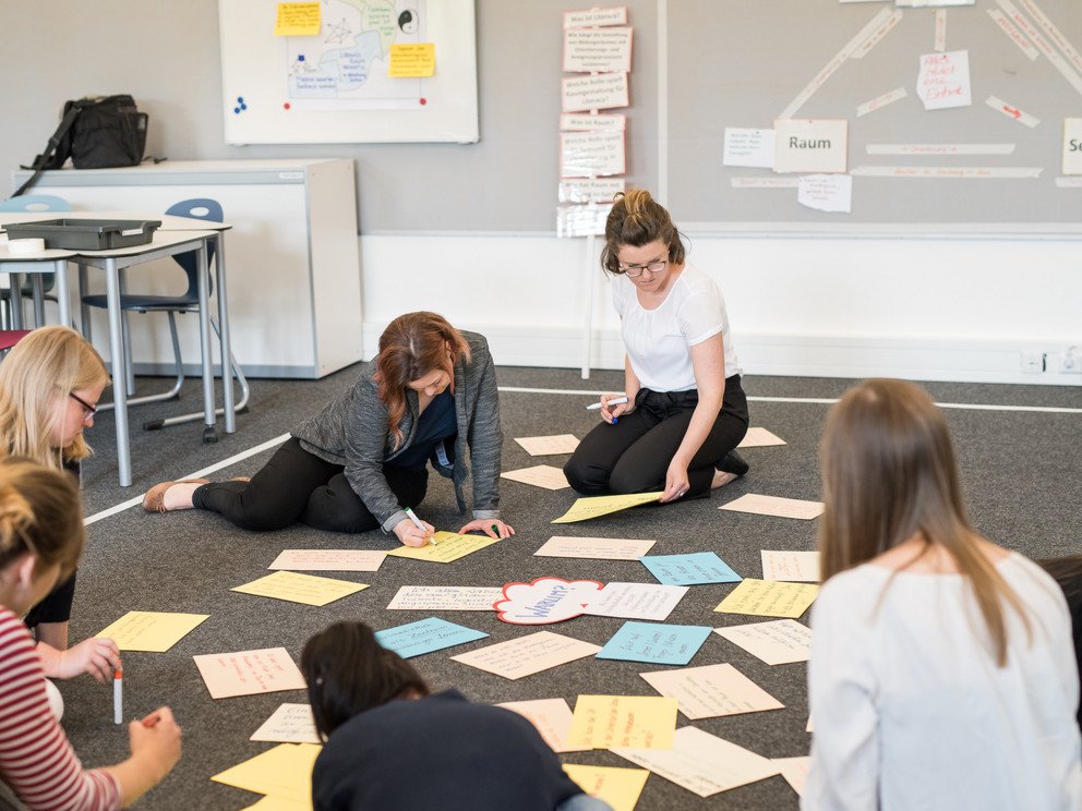 Studierende im Seminar