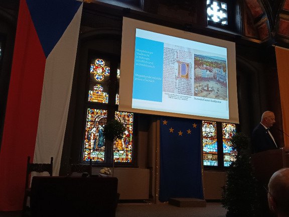 Prof. Dr. Thomas W&uuml;nsch im Rathaussaal Passau
