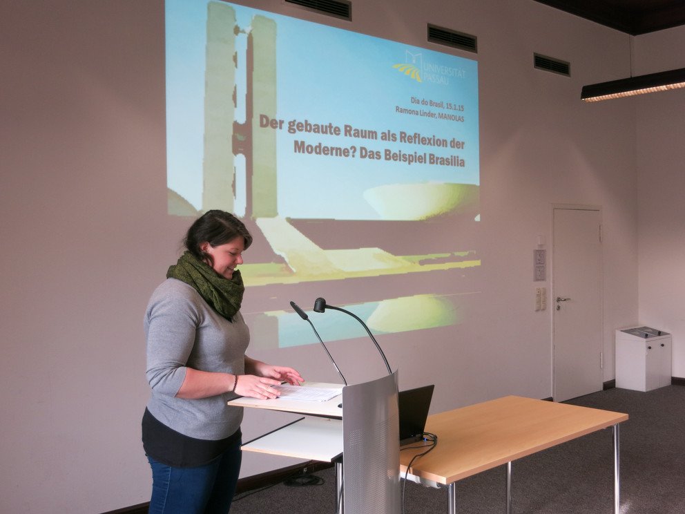 Frau Ramona Linder mit ihrem Beitrag &uuml;ber die Stadt Brasilia