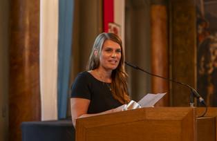 Preisträgerin des Prix Germaine de Staël – Sofina Dembruk Es spricht die Preisträgerin (Dembruk).