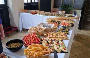 Empfang Ein dekoratives Bild zum anschließenden Empfang...