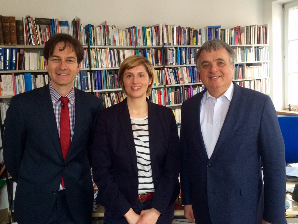 v. li.: Prof. Dr. Barmeyer, Katharina Kr&uuml;th, Prof. Dr. Heidenreich