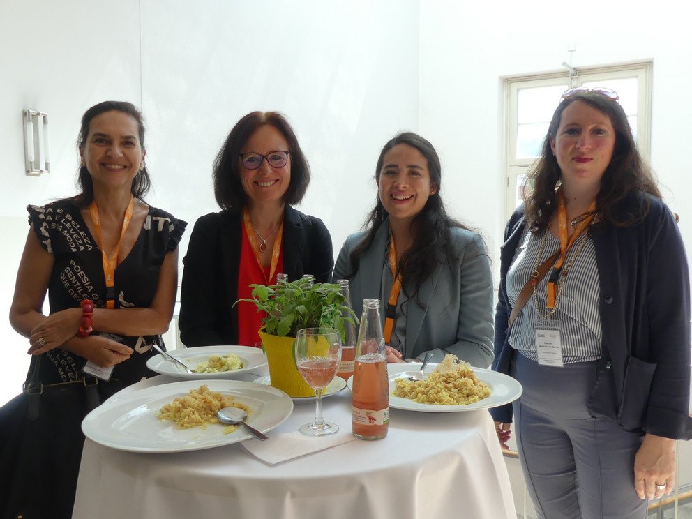 DIE KONFERENZ