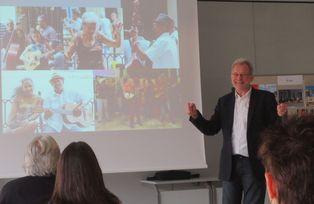 Enthusiastische Eindr&uuml;cke von Kuba vermittelt Herr Prof. Dr. Freitag.