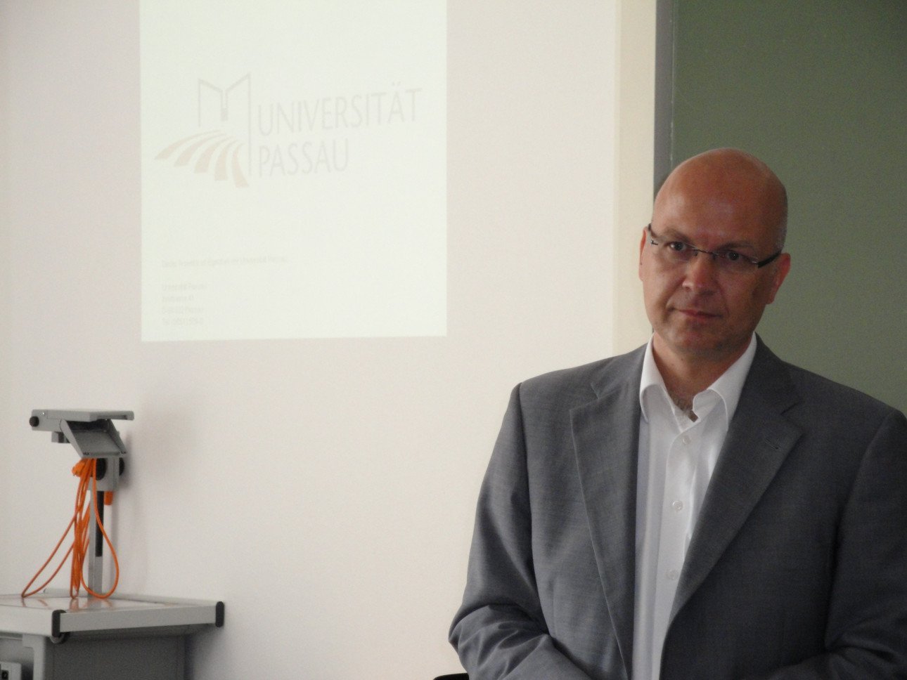 [Translate to Englisch:] Gastvortrag Dr. Peter Dreyer