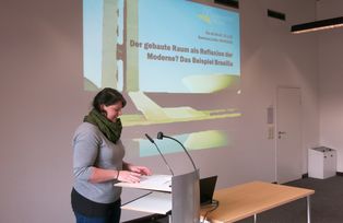 Frau Ramona Linder mit ihrem Beitrag &uuml;ber die Stadt Brasilia