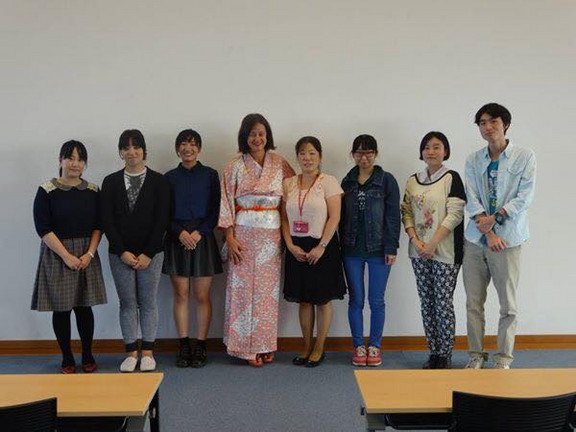 &Uuml;berraschung der Studierenden der Musashi-Universit&auml;t in Japan, Oktober 2015
