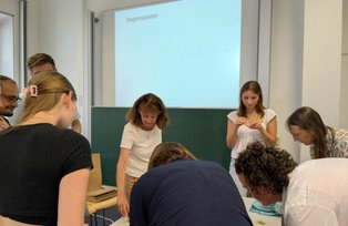 Teilnehmende beim Workshop "Segnen"