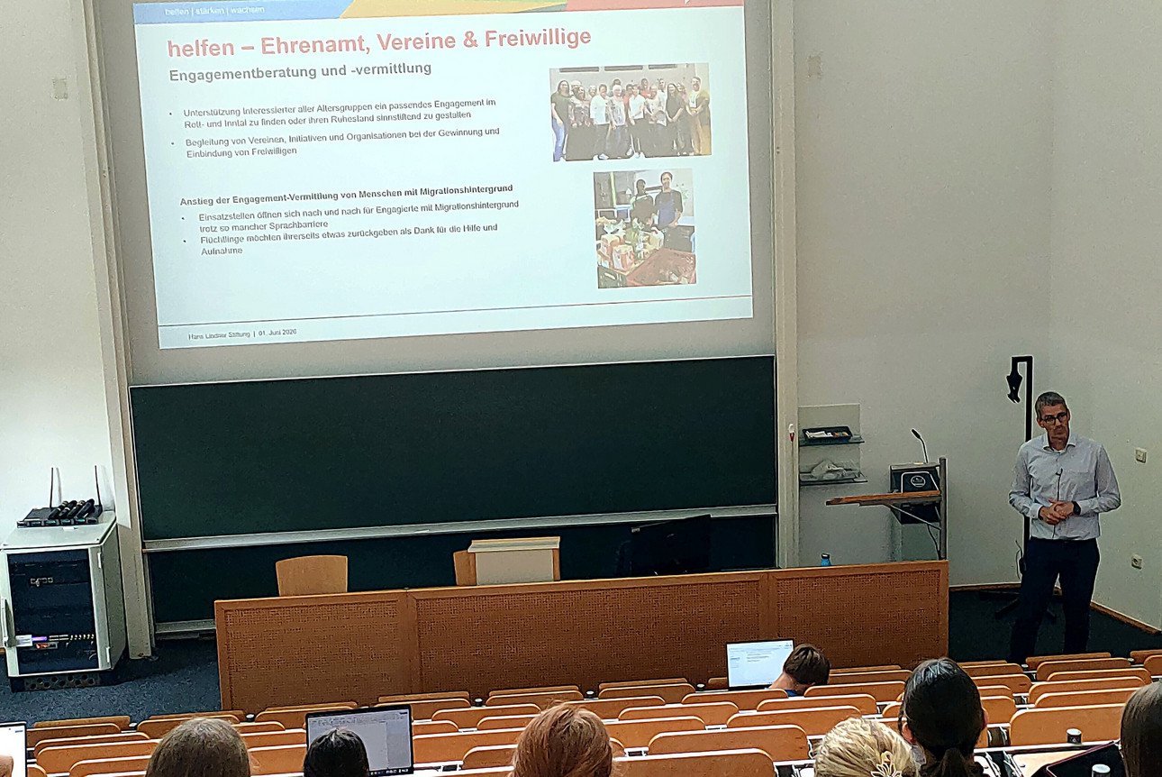 Guest lecture Mr Christian Schl&auml;ger 