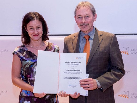 Verleihung des Preises f&uuml;r Verdienste um die Internationalisierung der Universit&auml;t Passau an Prof. Dr. Joachim Posegga, November 2016