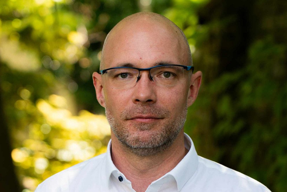 Dr. &Aacute;d&aacute;m Bence Bal&aacute;zs