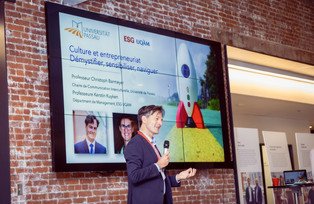 Prof. Dr. Christoph Barmeyer at lecture on culture and its implications for entrepreneurship