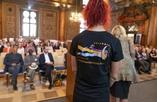 Tagungs-T-Shirts Das Bild zeigt die Tagungs-T-Shirts mit Logo.