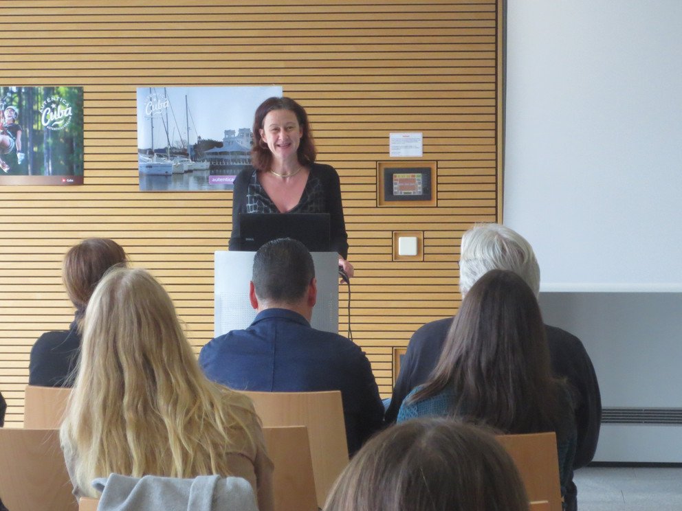 Frau Prof. Dr. Ursula Reutner bei der Preisverleihung zum Fotowettbewerb