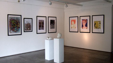 Ausstellung Kopf Gesicht Haupt
