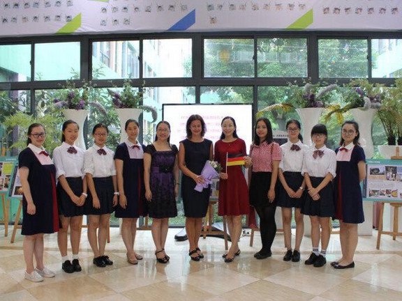 Zu Besuch an der Hangzhou New Century Foreign Language School in China, September 2016