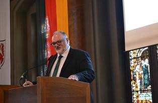 Oberbürgermeister der Stadt Passau – Jürgen Dupper Es spricht Oberbürgermeister der Stadt Passau (Dupper).