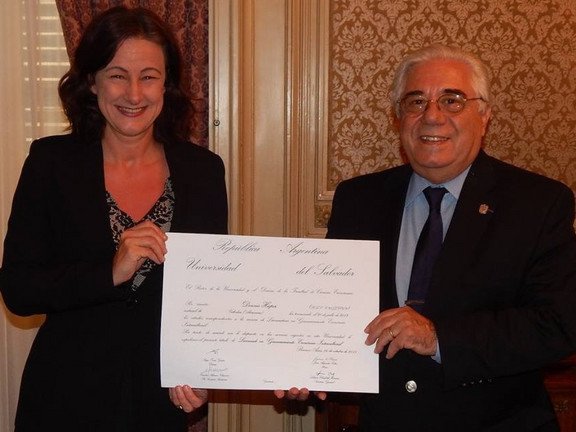Zeugnisvergabe in Buenos Aires &ndash; Ursula Reutner und Juan Alejandro Tobias