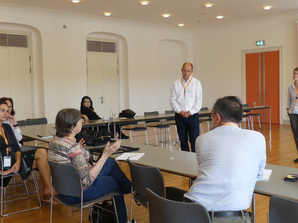 DIE KONFERENZ