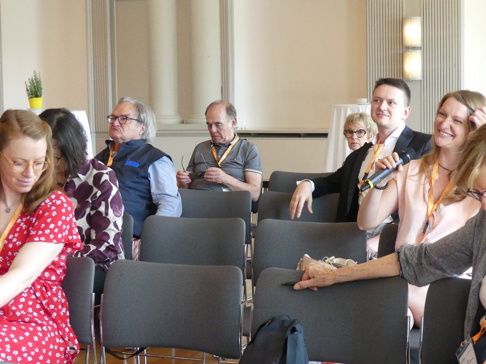 DIE KONFERENZ