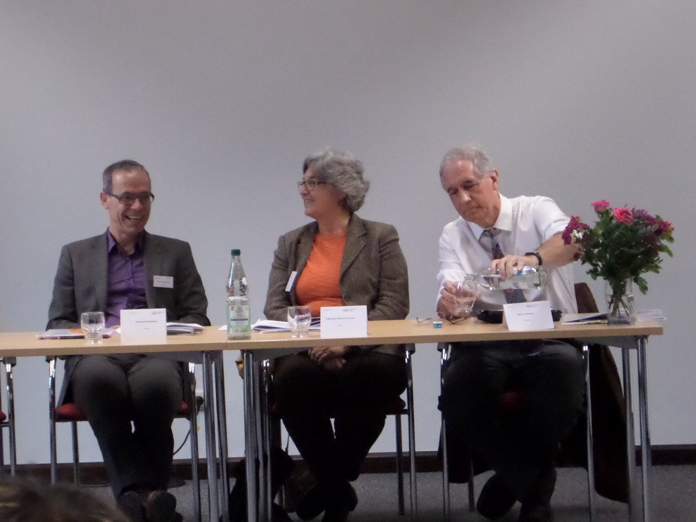 A. Buschmann, F. Vilches-de Frutos, J. Torreccilla