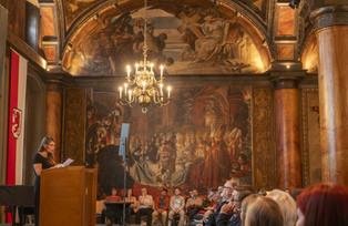 Preisträgerin des Prix Germaine de Staël – Sofina Dembruk Es spricht die Preisträgerin (Dembruk).