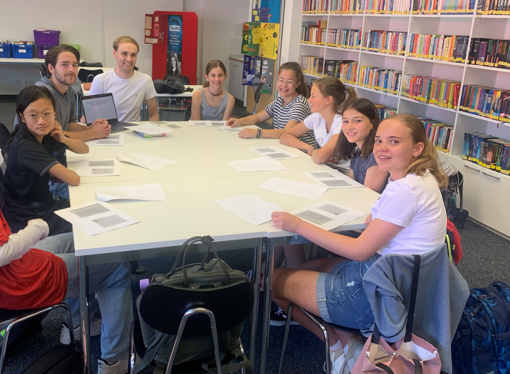 Gruppenrunde mit Sch&uuml;lern und Studierenden aus dem Projekt Bildung durch Sprache und Schrift &ndash; Fortsetzung der Initiative: &bdquo;BiSS-Transfer&ldquo;