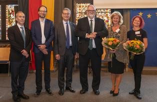 Rednerinnen und Redner Das Bild zeigt die Redner des Abends.