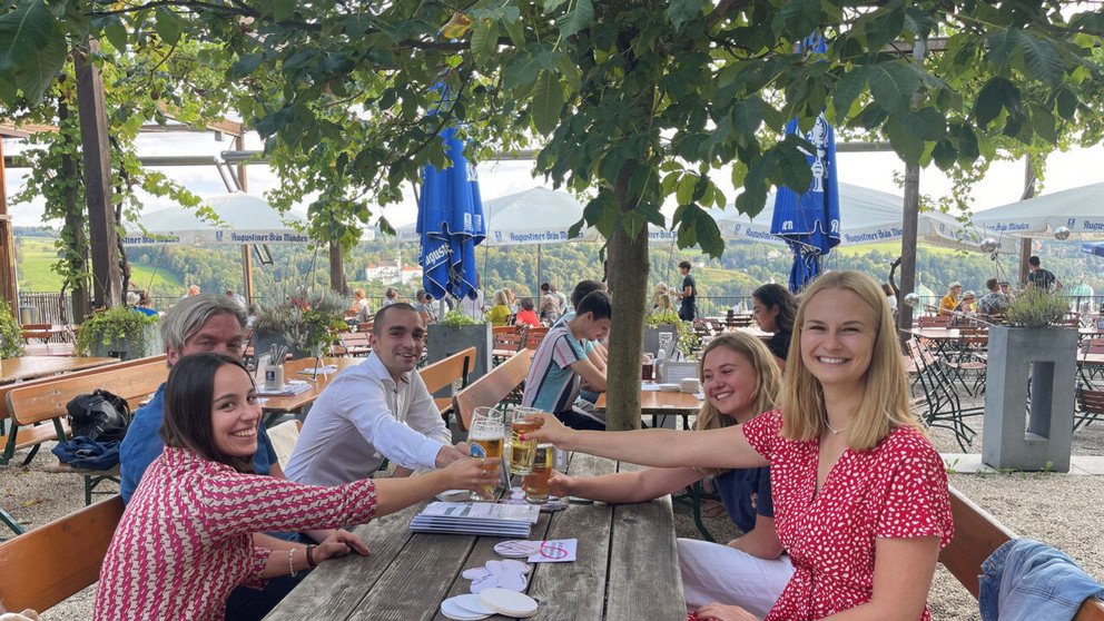 Philosophizing in the Beer Garden