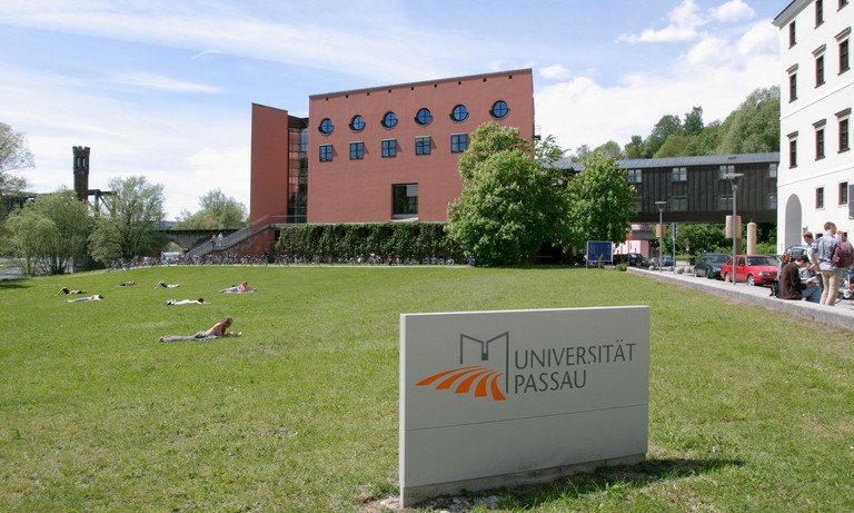 Uni Wiese