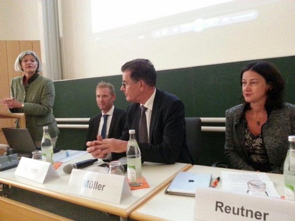 Vortrag des Bundesministers f&uuml;r wirtschaftliche Zusammenarbeit und Entwicklung Dr. Gerd M&uuml;ller an der Universit&auml;t Passau, Mai 2016