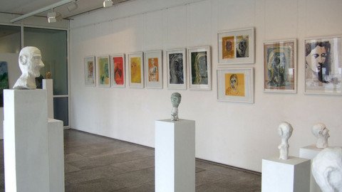 Ausstellung Kopf Gesicht Haupt