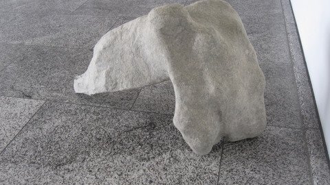 Ausstellungsst&uuml;ck grauer Stein