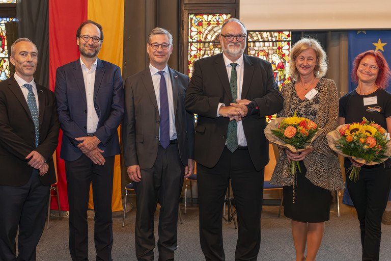 Dekoratives Bild der Kachel 'Frankoshyromanistikshytag'