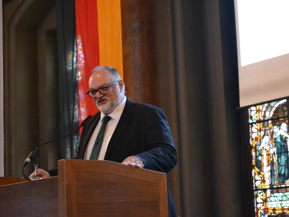Es spricht Oberb&uuml;rgermeister der Stadt Passau (Dupper).