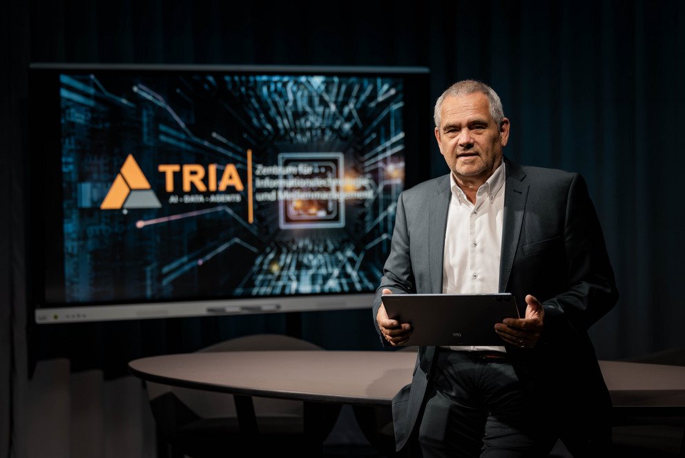 Thomas Simon, Leiter des Zentrums f&uuml;r Informations- und Medientechnologie (ZIM) der Universit&auml;t Passau; Foto: Universit&auml;t Passau