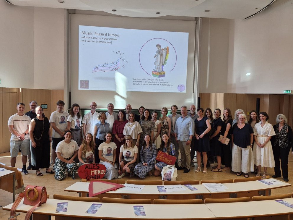 Prof. Mendl mit Team