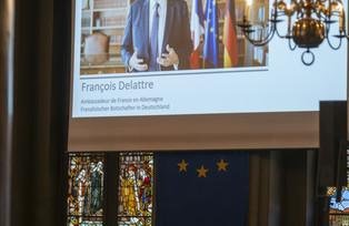 Französischer Botschafter in Berlin – François Delattre Es spricht der französische Botschafter in Deutschland (Delattre).
