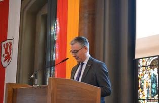 Generalkonsul der Französischen Republik in München – Alexandre Vulic Es spricht der französische Generalkonsul (Vulic).